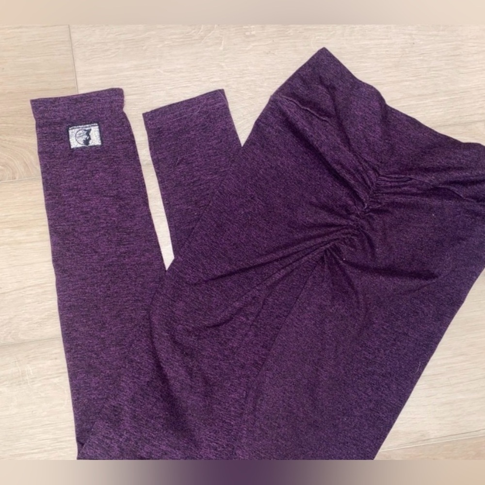 Celestial Bodiez Booty Scrunch Leggings V waist